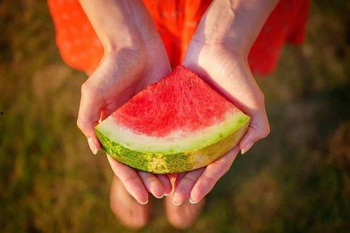 带你吃瓜妖姬,带你领略“带你吃瓜妖姬”的独特魅力  第3张